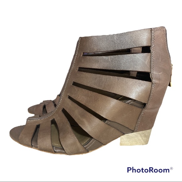 BCBGeneration Strappy Wedge - Picture 3 of 10